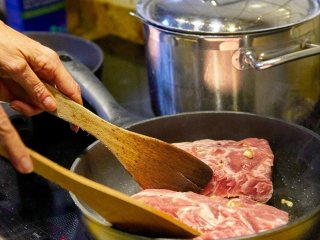 Викиньте це з кухні: онколог назвав побутові речі, які підвищують ризик раку