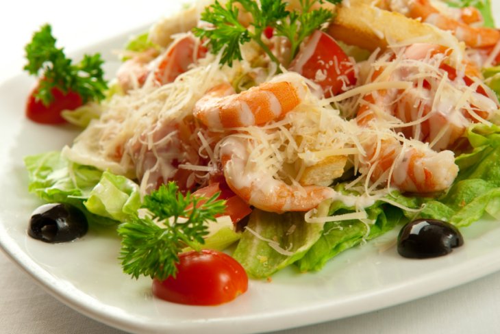 Рецепты приготовления салата Цезарь в домашних условиях