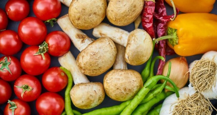 Врач-флеболог назвал полезные продукты для вен и сосудов
