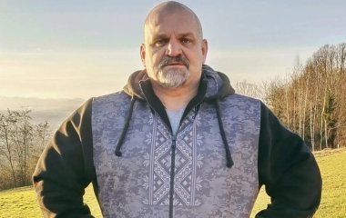 Василь Вірастюк вшанував пам'ять трагічно загиблої першої дружини і показав її архівне фото