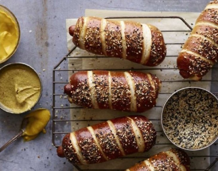 Сосиски в тесте: рецепт ароматной домашней выпечки