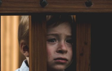 7 фраз, из-за которых дети считают родителей врагами