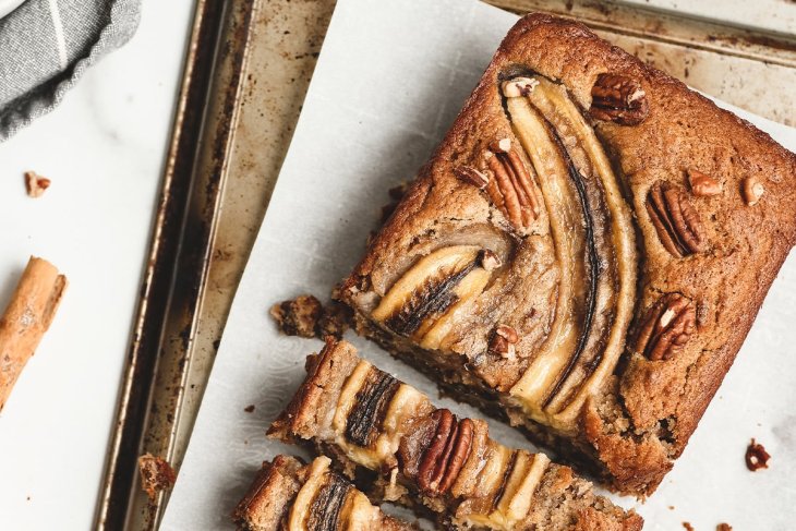 Без сахара, муки и яиц: рецепт полезного бананового хлеба