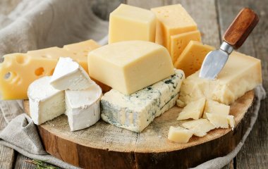 Нужно есть каждый день: диетолог назвал самый полезный вид сыра