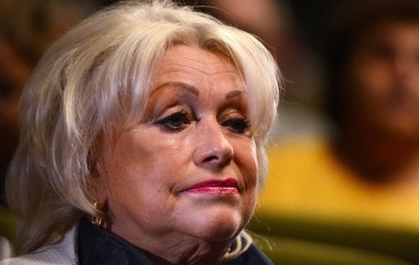 Вдова Караченцова потребовала для россиян пенсию в 100 тысяч 