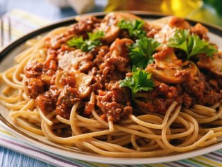 Паста с фаршем: сытно, вкусно, а главное — быстро
