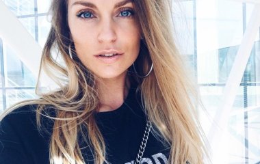 Александра Савельева легла на сохранение
