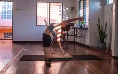 Как снять боль в спине с помощью йоги: простейшие упражнения, которые изменят твою жизнь