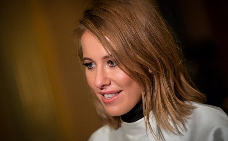 Ксения Собчак приревновала Константина Богомолова к инструктору по лыжам