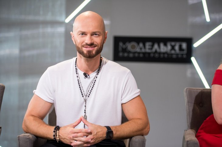 Влад Яма позировал с оголенным торсом