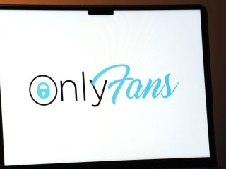Священнику розповіли, що таке OnlyFans, і його реакція виявилася безцінною