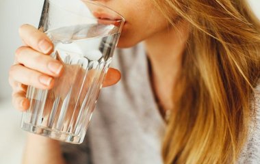 Дієтолог розповіла про помилки при вживанні води