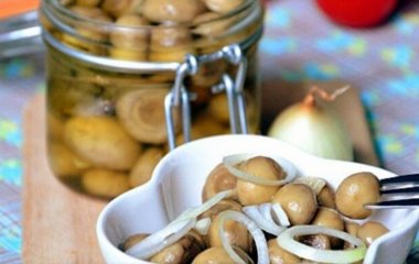 Как вкусно замариновать шампиньоны с пряностями