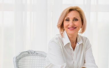 Найкращі омолоджувальні стрижки для жінок за 60: як мати стильний вигляд у зрілому віці
