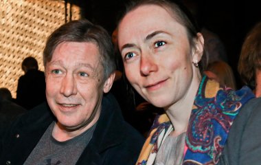 Жена Михаила Ефремова опровергла информацию о разводе с мужем
