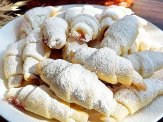 Тільки вода та борошно: рецепт пісних рогаликів