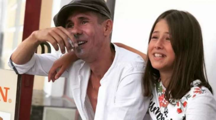 13-летняя дочь эмигрировавшего в Испанию актера Панина вынуждена воровать