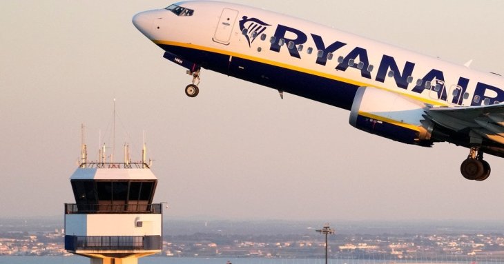 Пасажир Ryanair проніс на борт 20 кг багажу без доплати: який трюк він використав