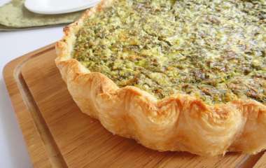 Пирог с сыром и зеленью