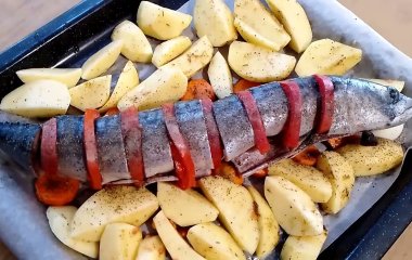 Скумбрия, запеченная с овощами: очень полезный рецепт