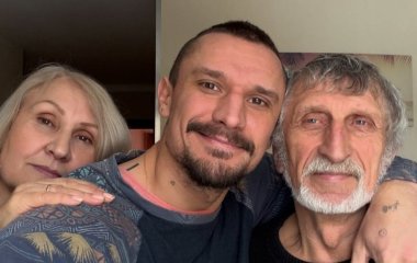 Тарас Цимбалюк відправив батьків за кордон і показав їхню щасливу подорож: 