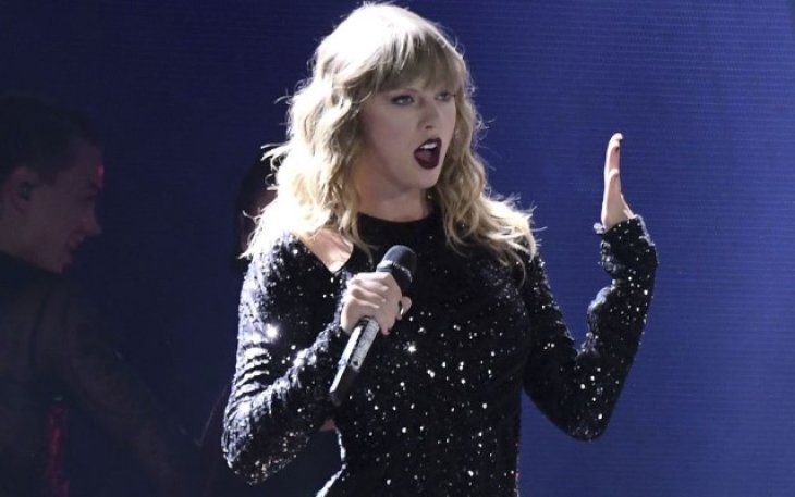 33-летняя известная американская певица начала задыхаться прямо на сцене во время концерта