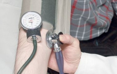 Лікар-дієтолог розповів, що допоможе уникнути стрибків тиску
