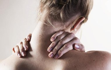 Ознакою дефіциту вітаміну D назвали два незвичайні симптоми