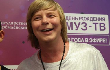 Андрей Григорьев-Апполонов вышел в свет с двумя экс-женами