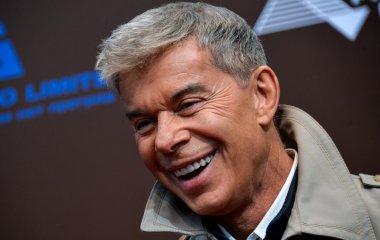 «Есаул!»: поклонники оценили снимок Олега Газманова на конюшне