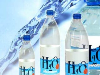 Що буде з організмом, якщо пити газовану воду щодня: пояснення дієтологів