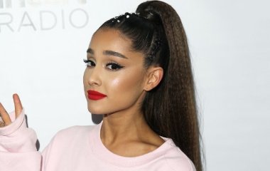 Ариана Гранде посетила вечеринку MTV с бабушкой 