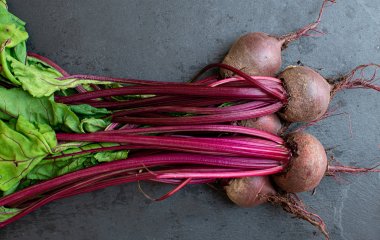 Названо найнешкідливіші продукти для зниження апетиту перед сном