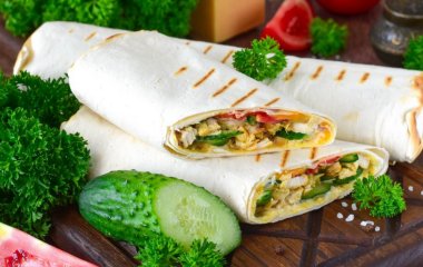 Смачна закуска на святковий стіл: рецепт ролів 