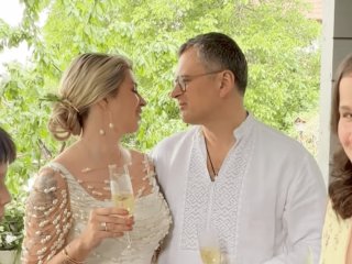 Дмитро Кулеба розкрив курйоз на весіллі: нареченій довелося втручатися в