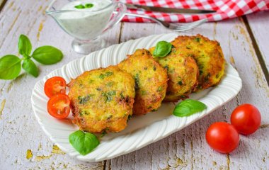 Два продукта сделают обычные деруны шедевром: гости разметут со стола за 5 минут