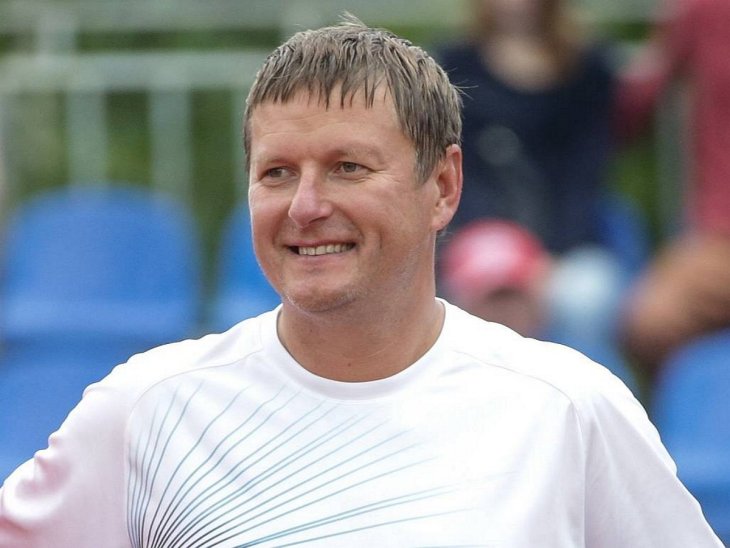 Евгений Кафельников решил эмигрировать из России