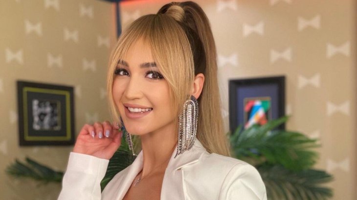 «Очень хочется спать»: плачущая Бузова записала видео из реанимации