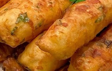 Сирні палички на кефірі: рецепт перекусу на всі випадки життя