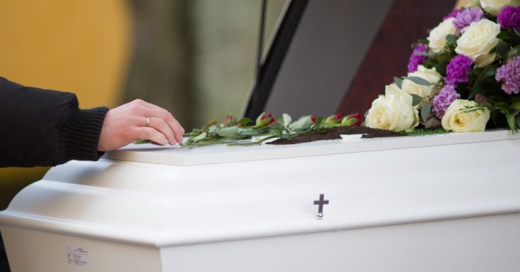 Підвівся з труни: чоловік влаштував несподіванку на похороні