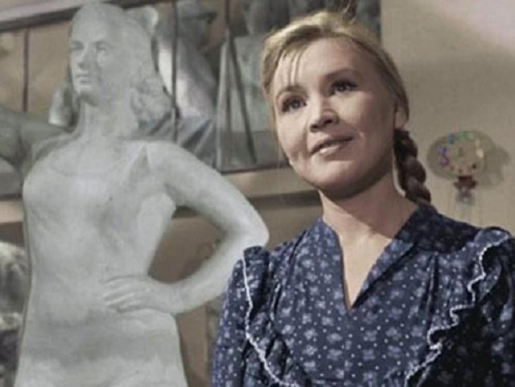 Стакан молока, безумие и смерть: трагедия актрисы Савиновой