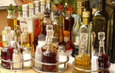 Знижує цукор у крові та допомагає схуднути: дієтолог розповіла про користь оцту
