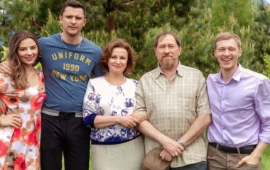 Россияне нагло украли популярный украинский сериал и опозорились ужасным фотошопом на постерах