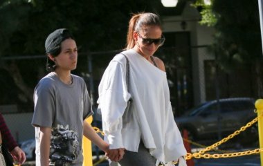 Дженнифер Лопес сходила на шоппинг с 15-летней дочерью (фото)