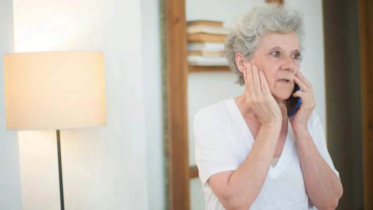 Чи нормально ігнорувати дзвінки від родичів?