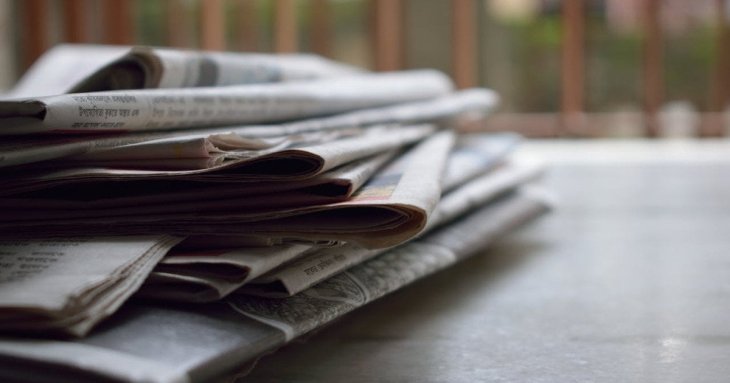 Не викидайте старі газети: креативні і корисні способи застосувати їх у побуті