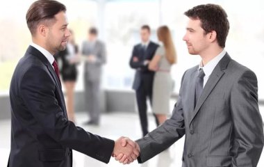 Сильне рукостискання - ознака здорового розуму та гарної пам'яті у старості