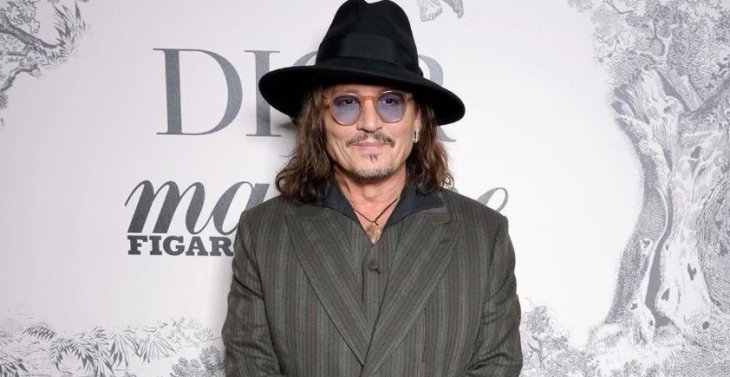 Джонни Депп показал автопортрет, написанный в его 