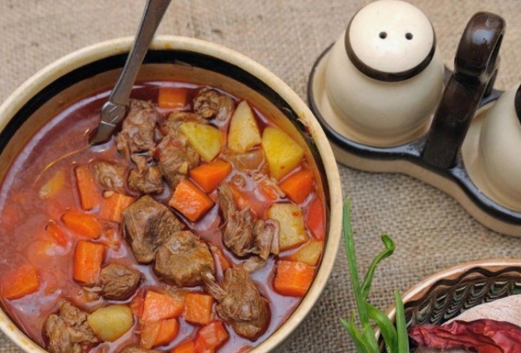 Рецепты приготовления вкусного и насыщенного гуляша из говядины