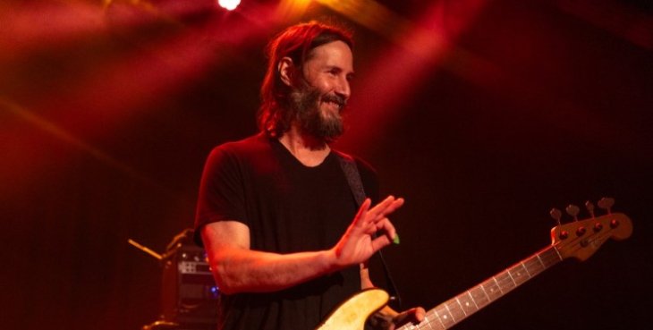 Киану Ривз выступил со своей рок-группой Dogstar в Голливуде